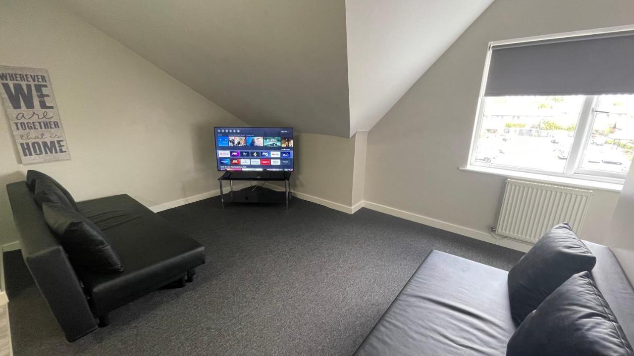 Apartment Hosted By Ryan - 1 Bedroom