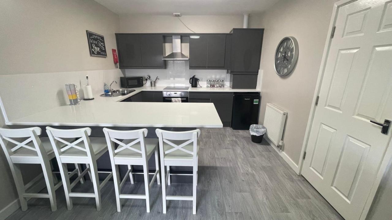 Hosted By Ryan - 1 Bedroom Apartment Liverpool